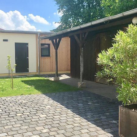 Die Senfbude - Wunderschoene Apartments Fuer 4 Personen Mit Terrasse & Stellplatz Leipzig Exterior photo