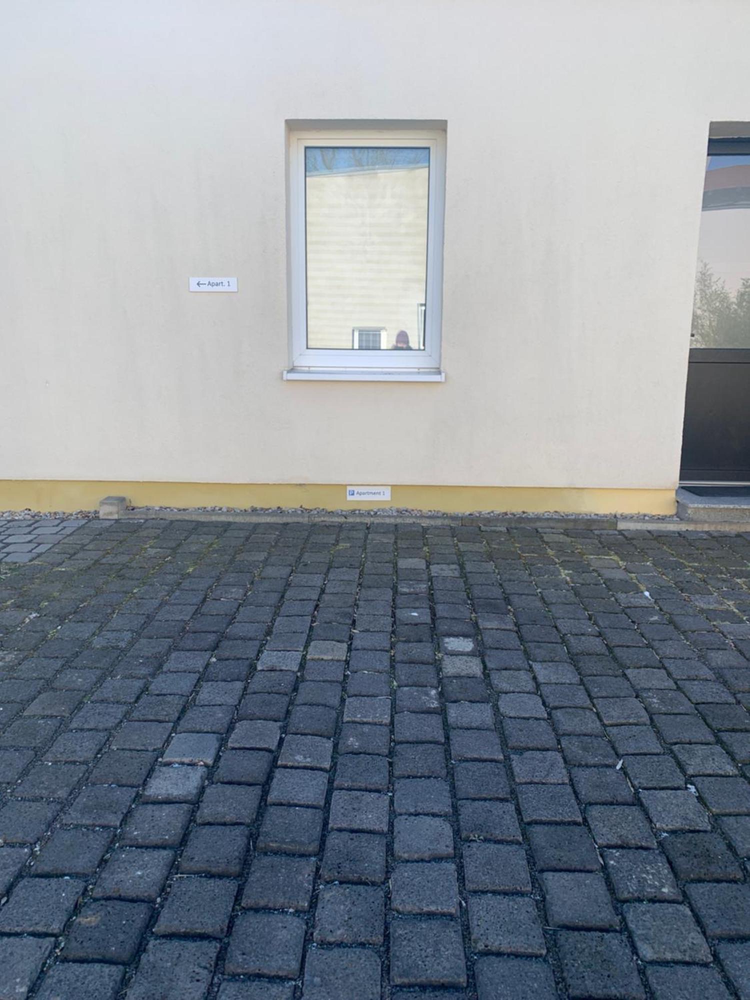 Die Senfbude - Wunderschoene Apartments Fuer 4 Personen Mit Terrasse & Stellplatz Leipzig Exterior photo